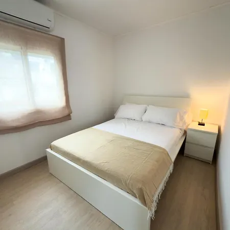 111 - Beachside Renovated 1br 5 Min From Appartamento Cambrils